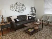 Charming Top Floor Home Close to I-80, UNL, & Downtown - Homestay