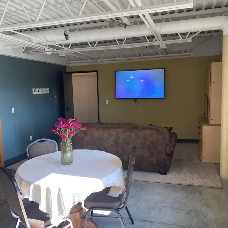 Lakeside Lodging @ The PlazaCozy 2 Bed- 2 Bath Nestled near the Lake Region Hotels in Devils Lake