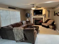 Safe & Spacious 3BR/3BA family and pet friendly home near TBK sports complex - 3 ดาว