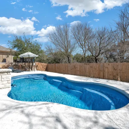 Lake Access - Private Pool - 2 Acres Retreat