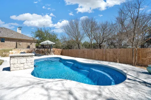 Lake Access - Private Pool - 2 Acres Retreat
