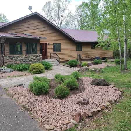 Birchwood Haven-Wooded Lakefront Cabin Retreat on Big Chetac Lake, Birchwood WI