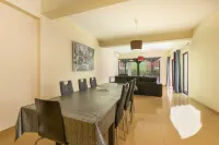 Villa with Private Pool, Garden, Terrace and Marina View - 빌라