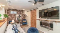 Downtown Delight! Cozy, 1 Bedroom garden apartment - Condos