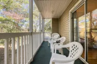 Newly Renovated 3bd/2ba condo located on True Blue Golf Club