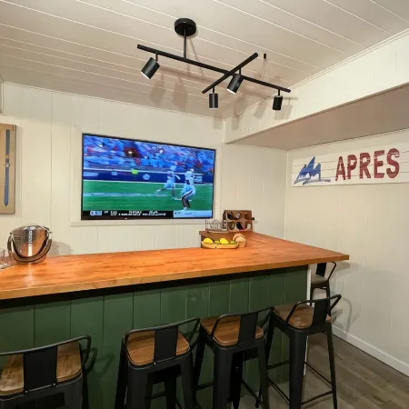 Cozy Modern Rustic Ski Lodge! 7BR - Sleeps 16