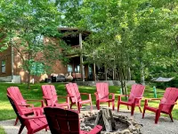 Whole House on a Quiet Cove, Lake of the Ozarks, Family Owned and Operated. Hotels in Benton County