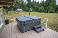 Mt Rainier,BestHome to Stay!4Bedroom_2Bath_Sleeps10,AC,Hot Tub,Car,RV Parking, - 4-Star