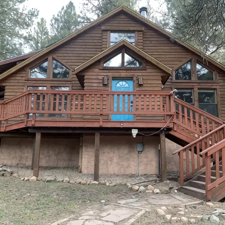 Enjoy the stars and the deer under the ponderosa pines