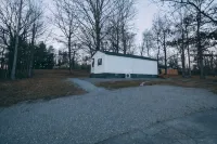 Cozy Cottage on 4 Acres - 民泊