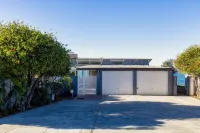 Sunrise to Sunset Views • Cayucos Beachfront Home - 4-Star