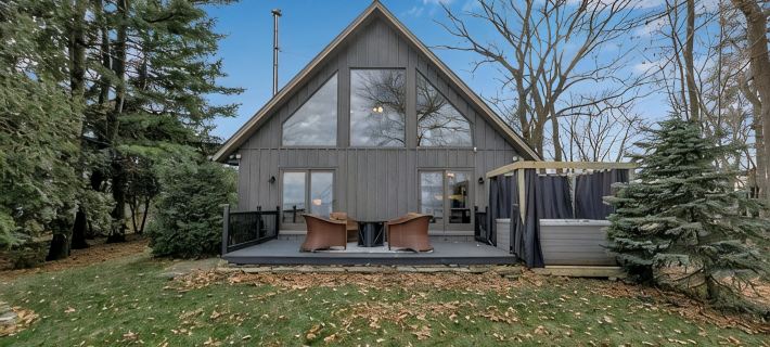 HOT TUB | Lake Front | Lavender Home Ξενοδοχεία στην πόλη Niagara County