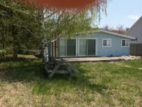 Cute Lakefront Cottage on Lake Michigan. - 2-Star