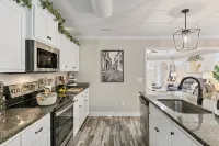 Stunning Cottage home with King bed! Pet-friendly!