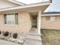 Modern 4 Bedroom Home Hotels in Fallon