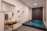 RUMOURSS SKY VILLA AND RESORTS - Romantic