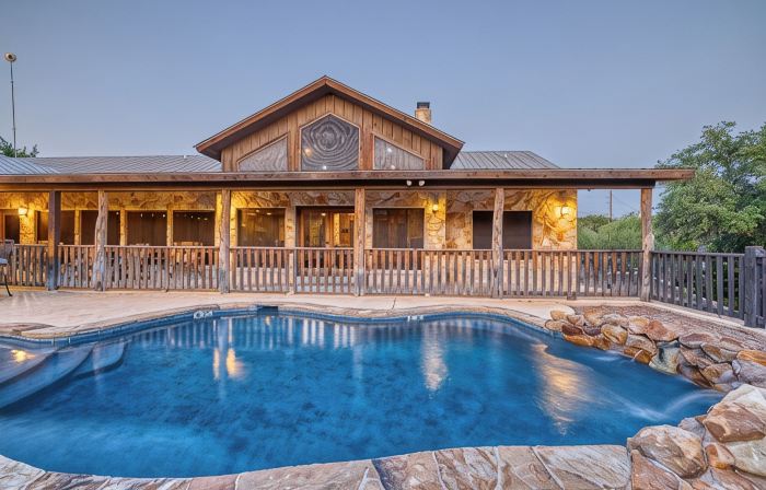 La Mansion on the Frio - Pickleball Court, Pool