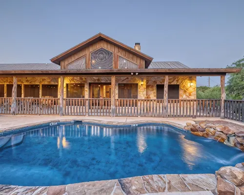 La Mansion on the Frio - Pickleball Court, Pool Hotels in Concan