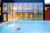 Ockenden Manor Hotel & Spa - Pool