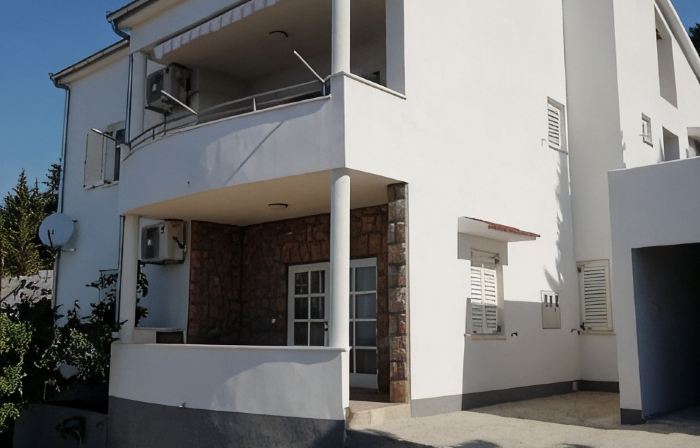 Apartment Ante