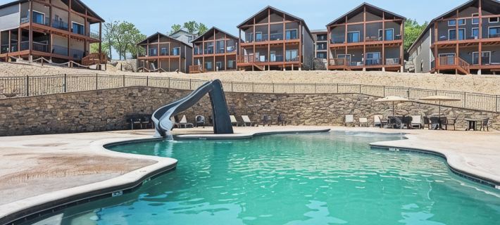 Cozy Lake Front Cabin23, Resort Pool,HotTub,Fire Pit,Kayaks,Pickle Ball,Trails!! Hotels in Indian Point