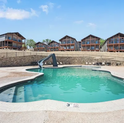 Cozy Lake Front Cabin23, Resort Pool,HotTub,Fire Pit,Kayaks,Pickle Ball,Trails!! - 4성급
