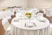 Clocktower Inn Ventura - breakfast