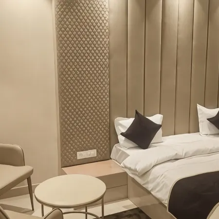 Hotel Maya Crystal