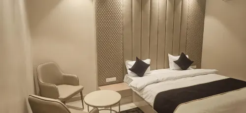 Hotel Maya Crystal