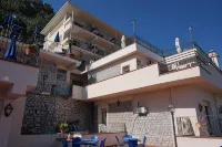 Bay Palace Mazzarò Hotels near Spisone Beach