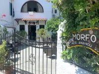 Pettite Morfo Hotels in 