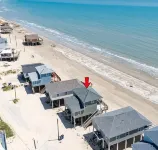 Jetty Sunrise. Pets Welcome. Pedestrian Beach on SAND! New! By Park! Restaurants - 4-Star