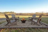 Charming waterfront studio with amazing view, and WiFi in tranquil Piney Point - 4-Star
