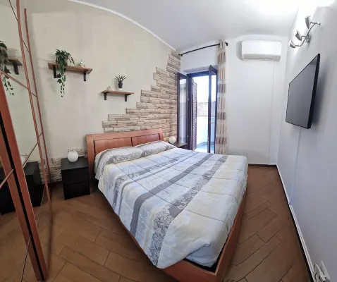 Apartment 5 min from Airport, Self Check-in h24, Private Garden, Wi-Fi, A/C, TV - Condos