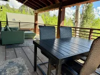 Twin Aspen-Terry Peak Cabin, Hot Tub, WiFi & AC, Garage Access