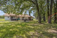 Private Guest Suite + Zipline + Hot Tub + Starlink + Game Room-Near Lake Texoma