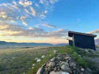 Modern Cabin 1 with AC in charming Paradise Valley with stunning views Hotels in Pray
