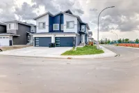 1-Bed, w/ In-Unit Washer & Dryer, Cozy Living,1-2 Min Drive to Anthony Henday! - 방갈로