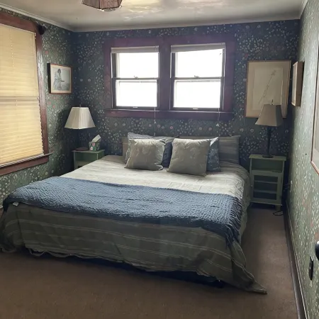 Cozy Lake House on Oneida with Waterfront Access