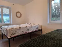 Sunny House with a Terrace, 4 Bedrooms, 2 Bathrooms, Sleeps 9–11 People. - balcony