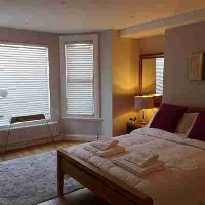 Garden flat in central Hove, close to the beach, shops, bars and restaurants Rooms