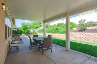 6BD/3BA/ Villa/10Beds/ Grill /NearUCR/Large Space/clean/outdoor furniture