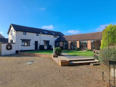 Massive 4 bed with countryside views in Peterborough