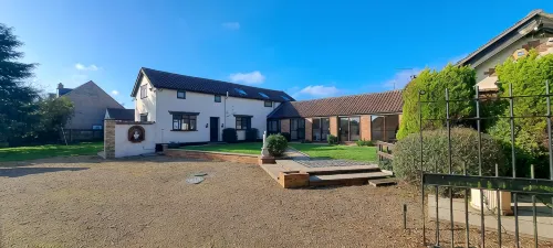 Massive 4 bed with countryside views in Peterborough - 4つ星