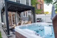 Spacious 4-bedroom house with plenty of amenities in Downtown Albany - نادي رياضي