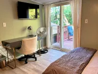 Relaxing Scenic 2-Bedroom Retreat With Private Hot Tub