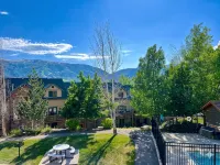 Ski & Lake Family Mountain Condo! Steps to Hot Tub, Sauna, Pool & 3 Ski Resorts