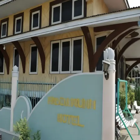 Nanda Wunn Hotel - Hostel Отели рядом с достопримечательностью «Монастырь Шве-Ян-Пяй»