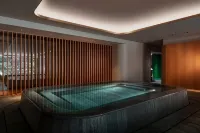 Sheraton Lake Como Hotel - Bathtub