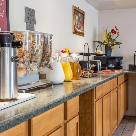 Econo Lodge & Suites Southern Pines